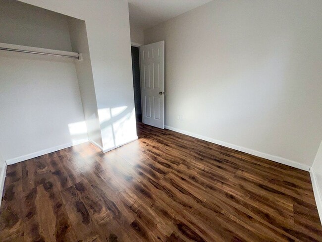 Building Photo - Beautifully Updated 4-Bedroom Ranch on a P...