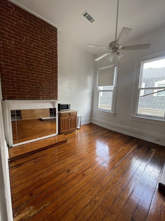 Building Photo - 1034 S Carrollton Ave