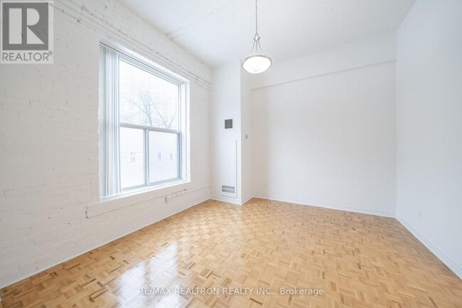 Photo du bâtiment - 1401 Dupont St