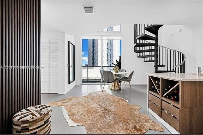 Building Photo - 300 S Biscayne Blvd