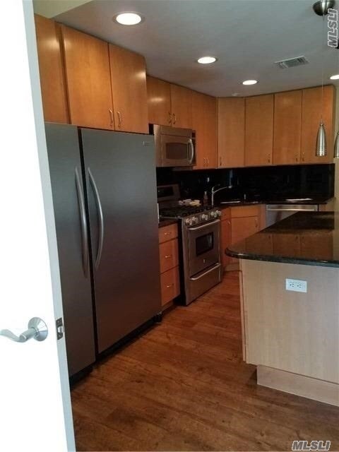 Foto del edificio - 4 Glenford Ln