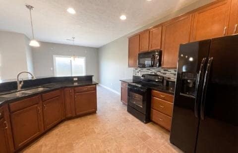 Foto del edificio - 7116 Oldham Dr