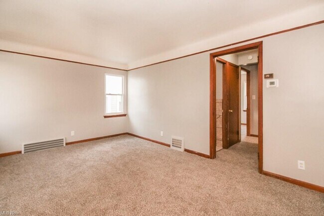 Foto del edificio - 15700 Fernway Dr