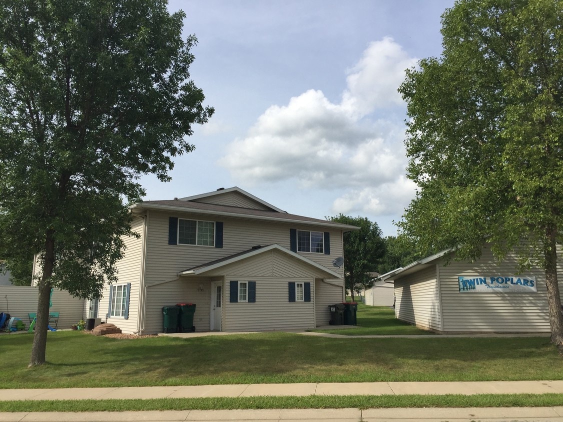 2705 55th St NW, Rochester, MN 55901 Townhome Rentals in Rochester MN