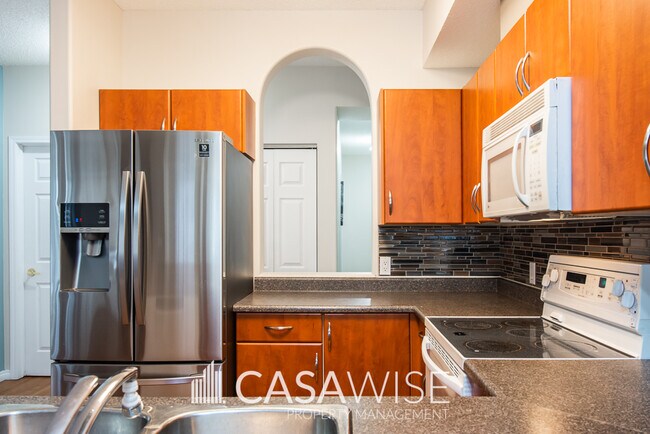 Photo du bâtiment - 8488-111 111 St NW