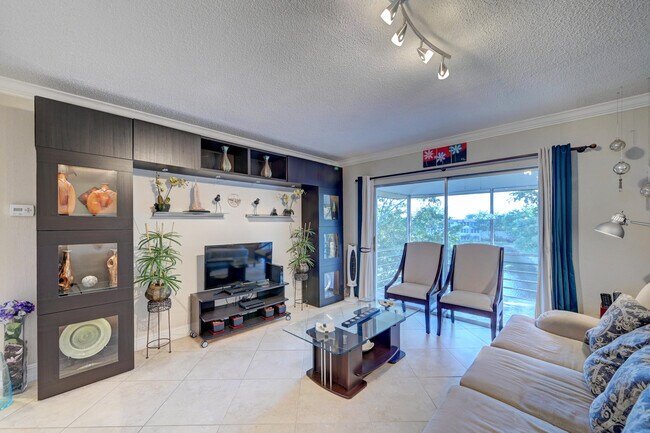 Foto del edificio - 5102 NW 36th St