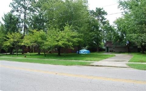  - 2000 SW Grandview Ave