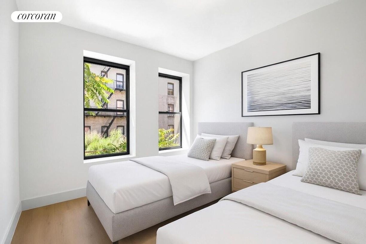 Foto principal - 972 Montgomery St