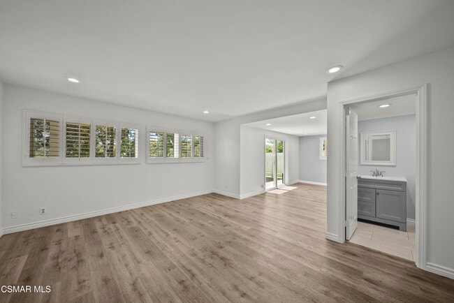 Building Photo - 736 Masterson Dr