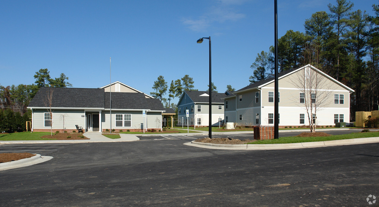 Building Photo - LIFE House of Durham