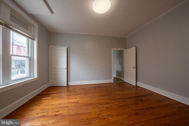Foto del edificio - 5224 Westminster Ave