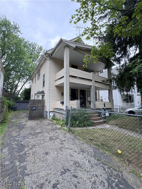 2786 E 119th St Cleveland, OH 44120 – photo 1