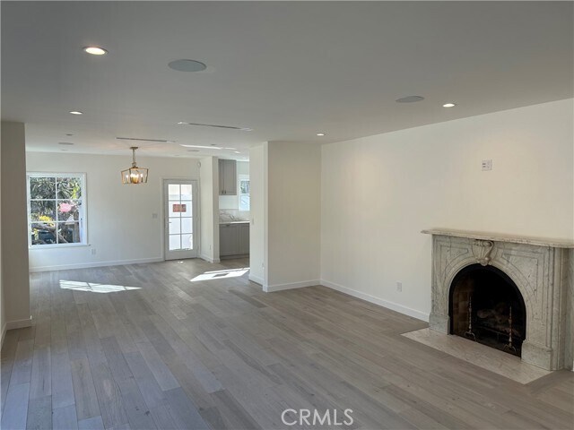 Foto del edificio - 338 W Kenneth Rd