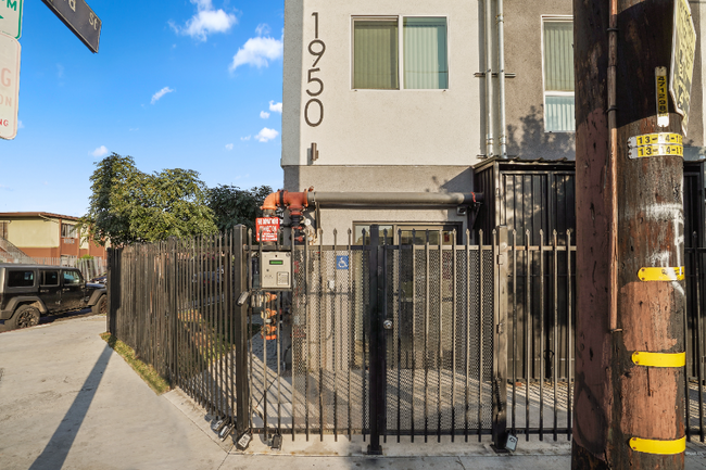 Building Photo - 1950 Normandie Ave