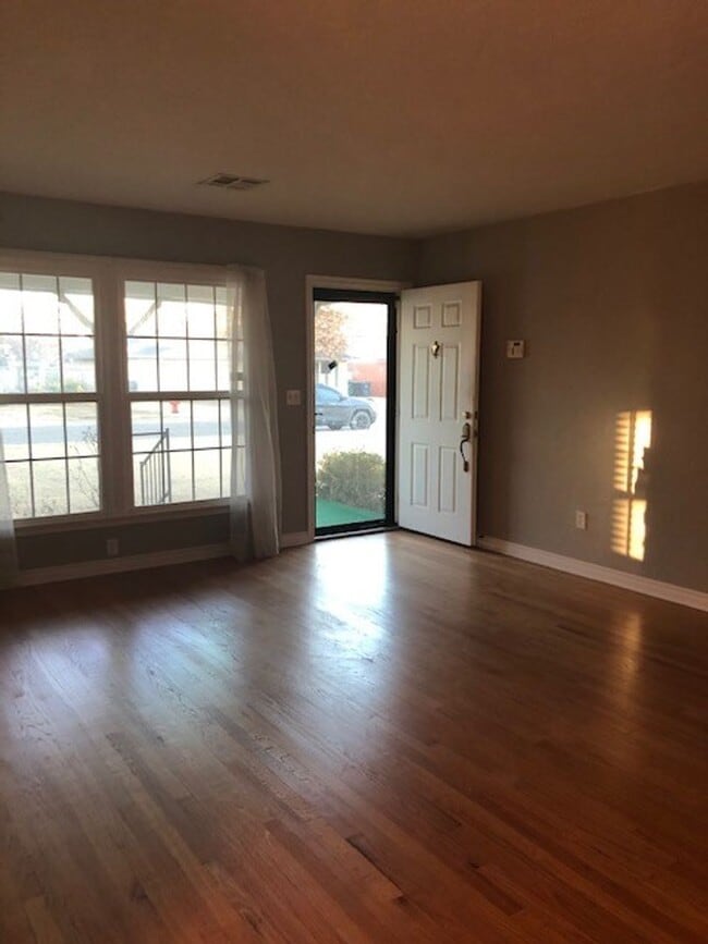 Photo - Adorable 3 Bed | 1 Bath + Bonus Room in Mayfair Heights - ALL Appliances Included House