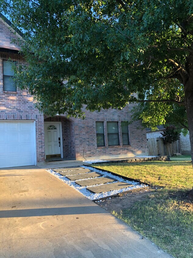 Front of House - 2109 Zeppelin Dr