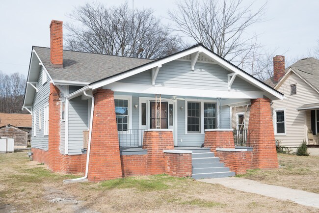 Foto del edificio - 411 E Burwell Ave
