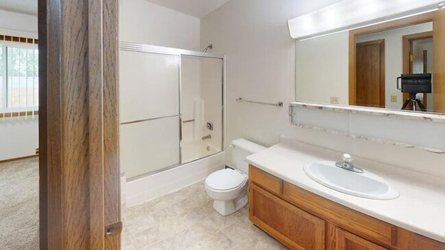 Foto del edificio - 2738 Gateway Ave