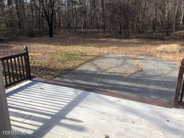 Building Photo - 3 br, 1 bath House - 109 Split rock road