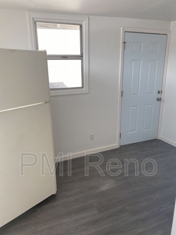 Foto del edificio - 923 W 2nd St