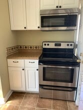 Building Photo - 2810 Stratford Dr