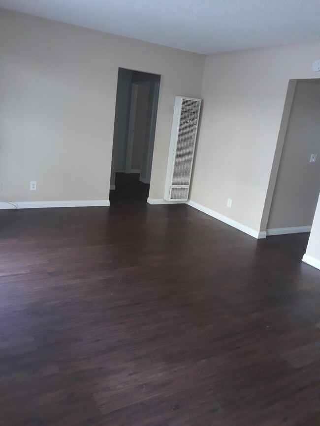 Building Photo - 812 N Azusa Ave
