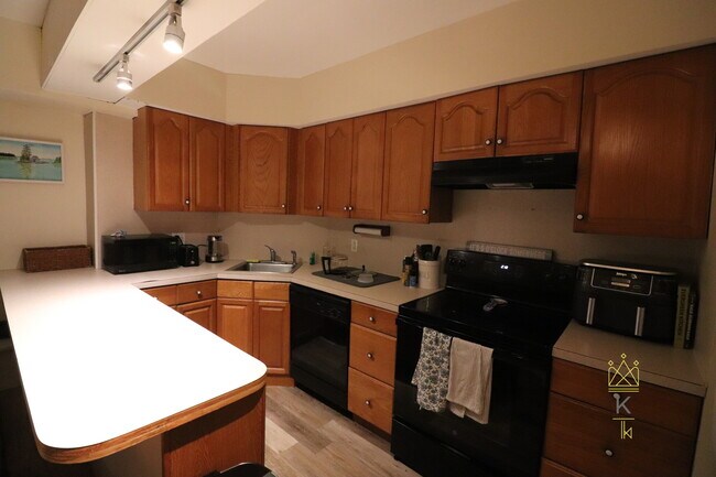 Foto del edificio - 1100 Beacon St