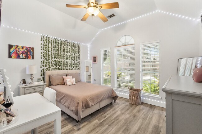 Foto del edificio - 6707 Oakbranch Manor Ln