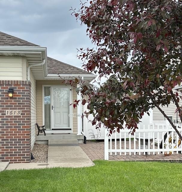 Building Photo - 1513 Prairie Dr