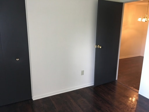 Building Photo - Drake Village Apartments