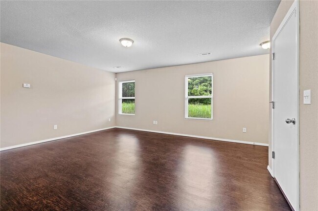 Building Photo - 218 W Marietta Way