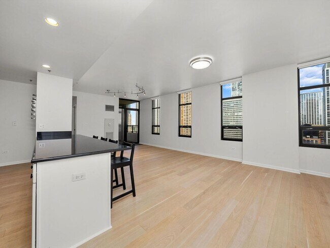 Foto del edificio - 1255 S State St