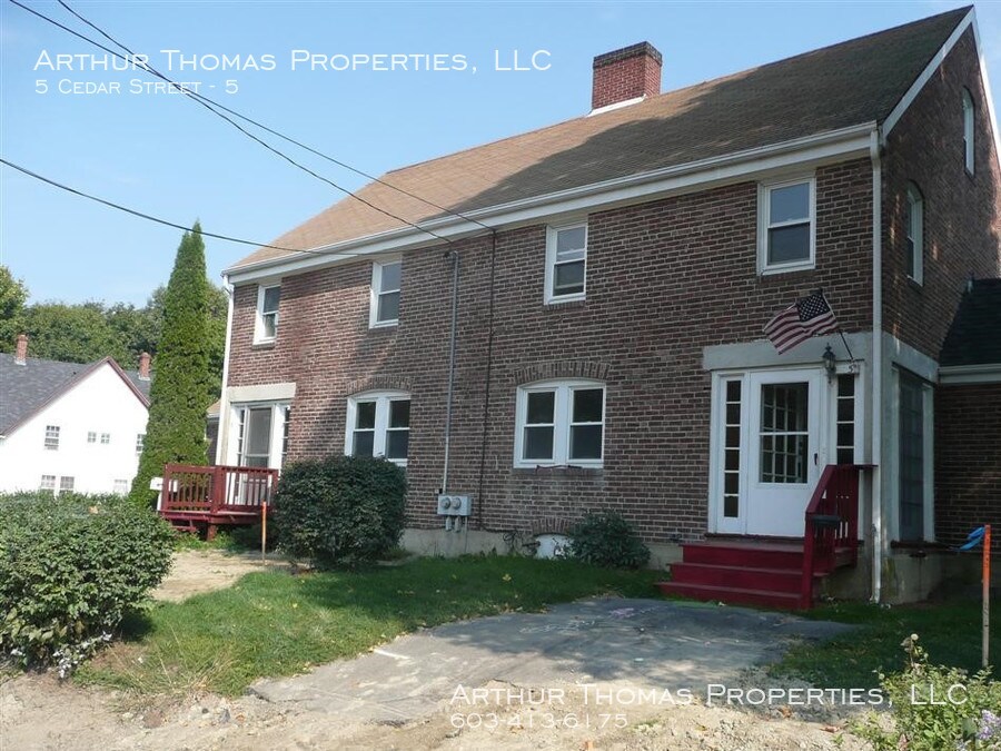 Foto principal - Spacious 3 Bedroom Townhome