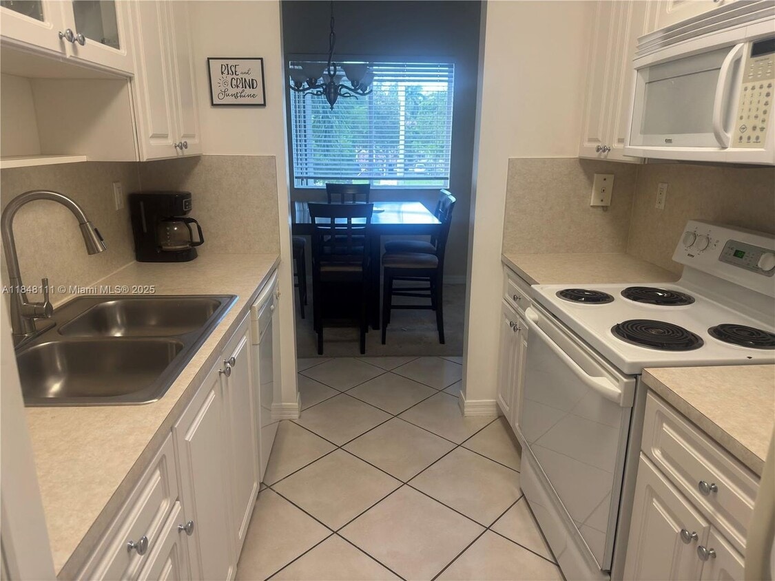 Primary Photo - 7085 Nova Dr