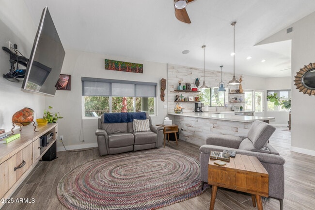 Building Photo - 15759 E Echo Hill Dr