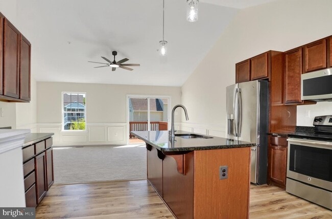 Building Photo - 21096 Lizson Ct