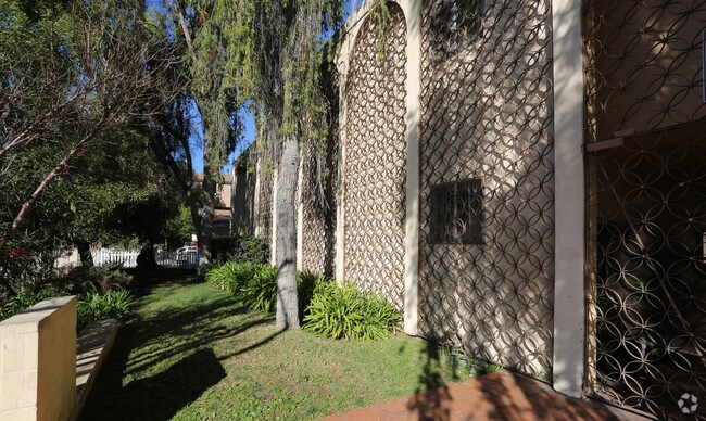 Foto del edificio - 14227 Gilmore St