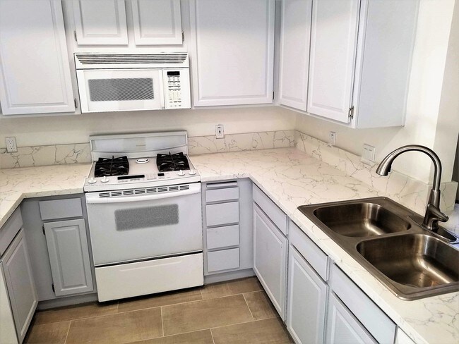 Foto del edificio - 5420 Lorenza Ct