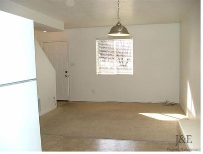 Building Photo - 341 N 500 W
