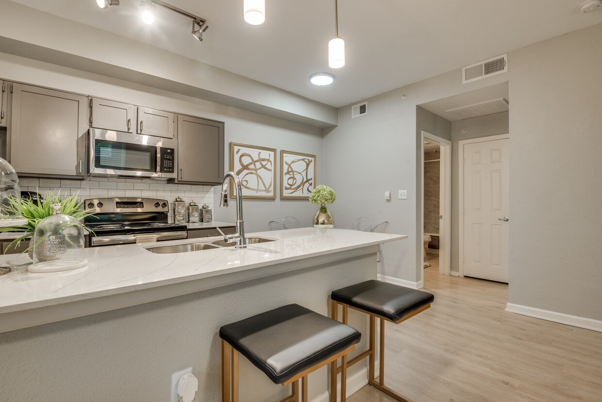 The Loren Apartments 5414 Cedar Springs Rd Dallas, TX Apartments