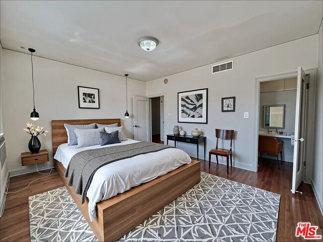 Foto del edificio - 145 N Sycamore Ave