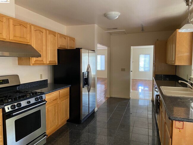 Foto del edificio - 3540 Deer Hill Rd