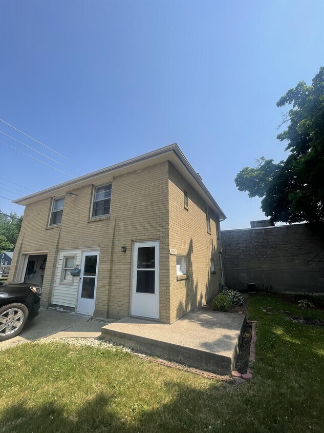 3457 N Main St, Rockford, IL 61103 House Rental in Rockford, IL