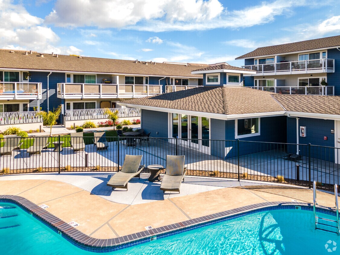 The Franciscan Apartments in Alameda, CA