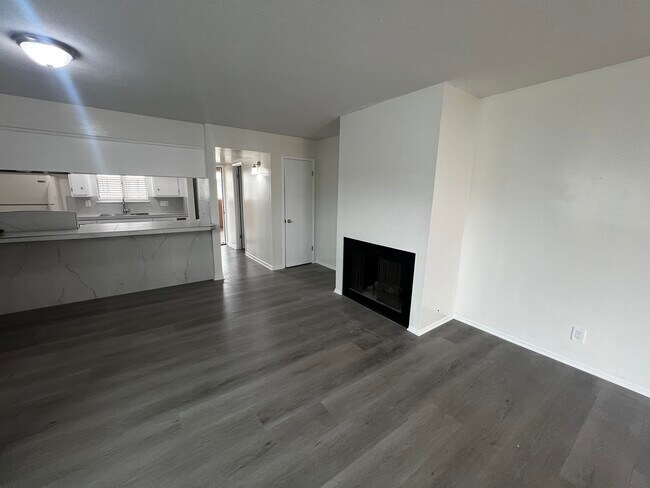 Building Photo - 1110 Hingham Ln