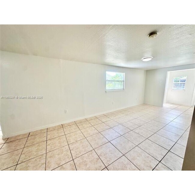 Foto del edificio - 7156 NW 15th Ct