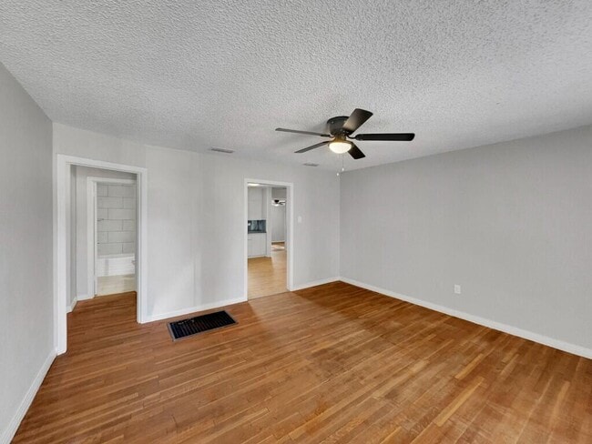 Building Photo - 3815 32nd St