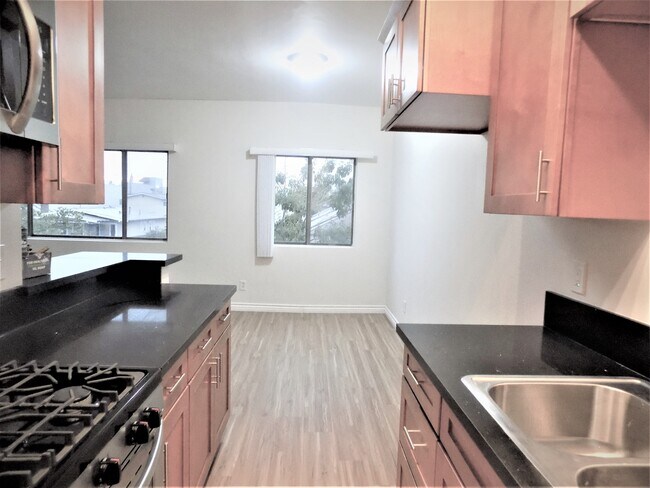 Building Photo - 129 W Chevy Chase Dr