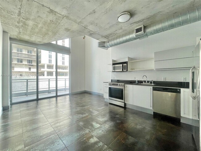 Building Photo - 690 SW 1st Ct