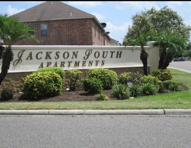 Building Photo - 3602 S Radisson Ave